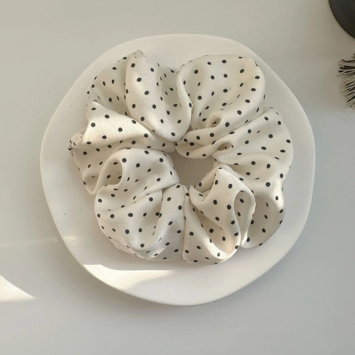2Pcs Elegant Hair Scrunchies Women Minimalist Simulation Silk Hair Ties Wave Point Elastic Hair Loop Ponytail Hair Accessories