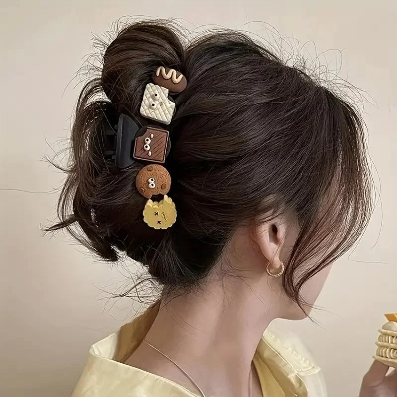 4Pcs Elegant Large Hair Claw Clips for Women Chic Wavy Design with Color Accents Non-Slip Shark Clips Head Hair Accessories