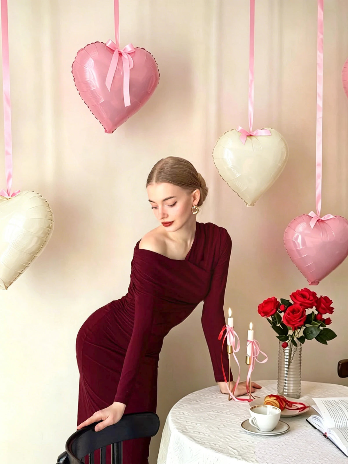 This 11-piece heart-shaped foil balloon set includes 18-inch pink and white heart-shaped balloons. Suitable for wedding parties