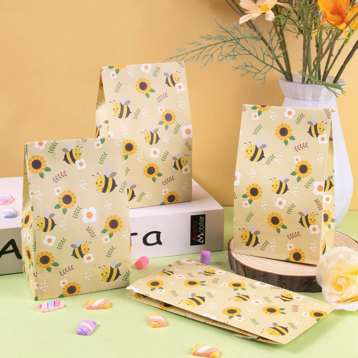 10/20pcs Yellow Bee Gift Bag Cute Bee Sunflower Print Paper Bags Birthday Party Packing Supplies Summer Party Candy Bag Kid Gift