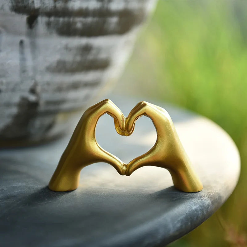 1pc Heart Shaped Table Statue Small Shelf Decor Aesthetic Cute Love Decorations Girlfriend Decor Living Room Accent Home