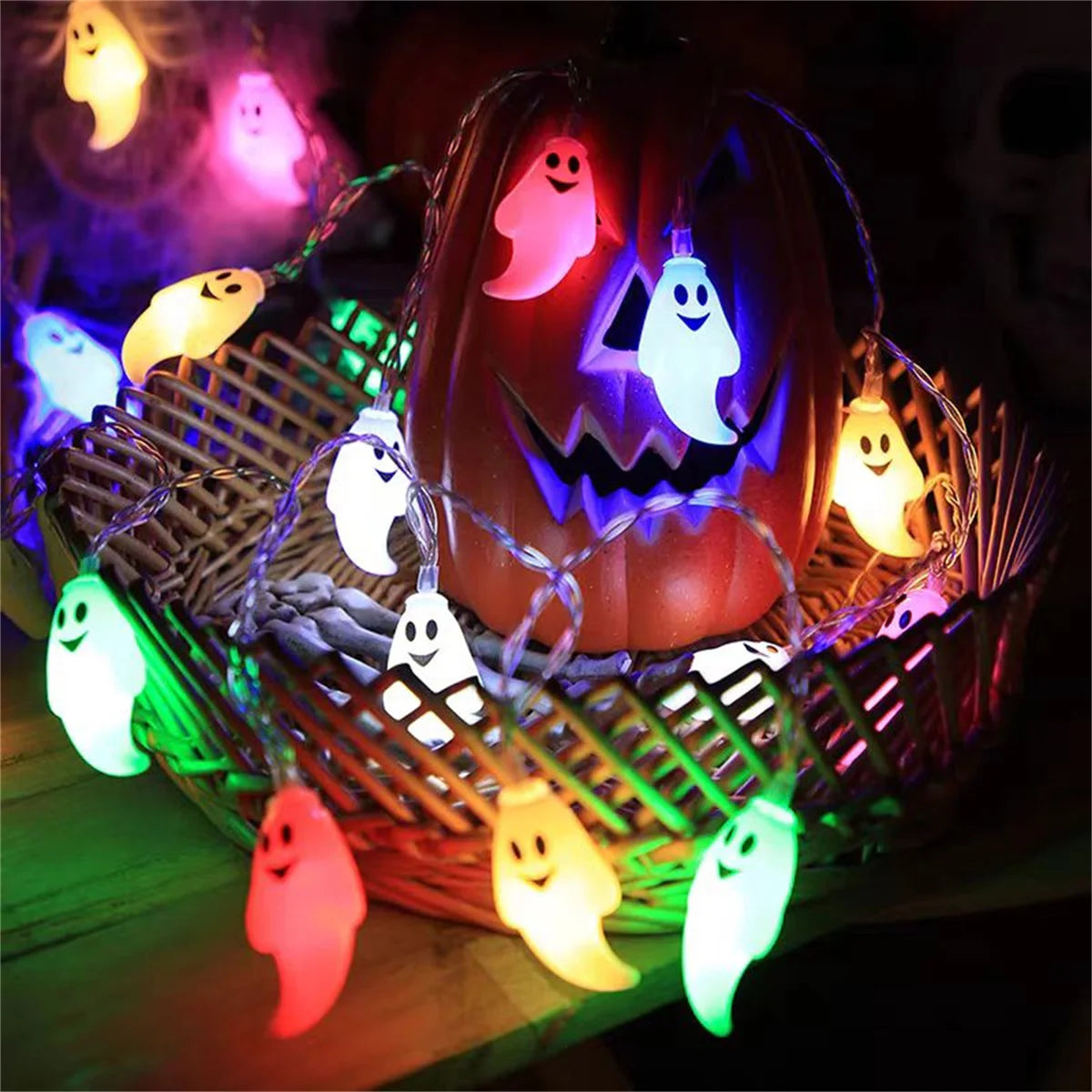 LED Halloween Ghost Light String Party Decoration, Ghosts Flashing and Lively Atmosphere Full of Energy