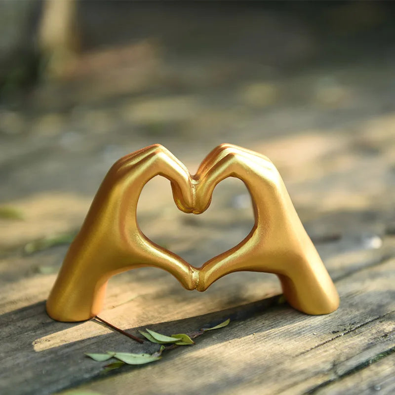 1pc Heart Shaped Table Statue Small Shelf Decor Aesthetic Cute Love Decorations Girlfriend Decor Living Room Accent Home