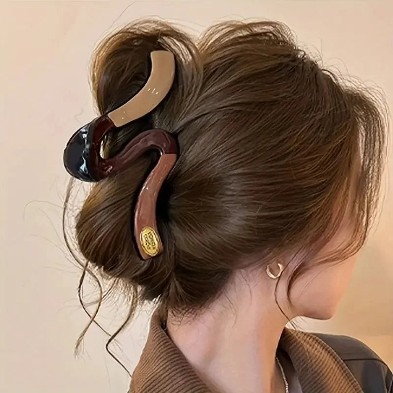4Pcs Elegant Large Hair Claw Clips for Women Chic Wavy Design with Color Accents Non-Slip Shark Clips Head Hair Accessories