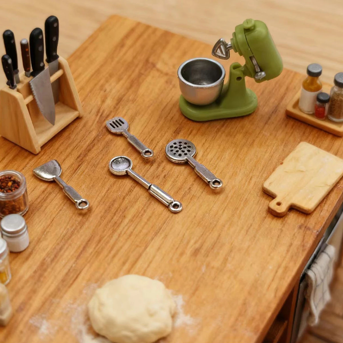 1 Set of Christmas Decoration Miniature Kitchen Scene Blender Set, Collectible for Miniature Enthusiasts Photography Props